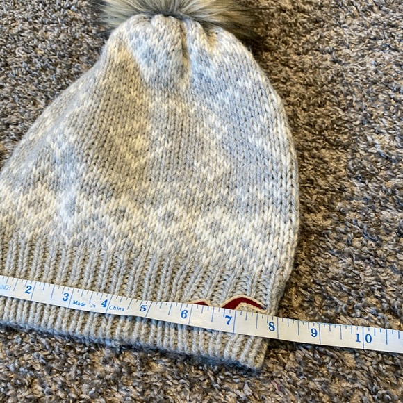 BOGO Hollister Pom Pom Toque - Picture 5 of 6